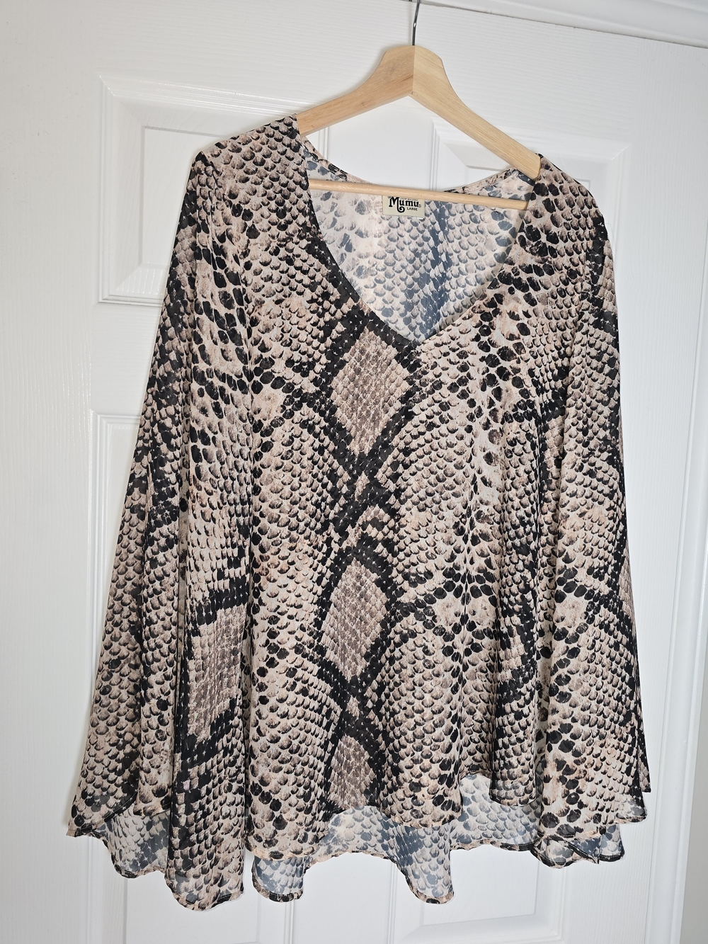 Show Me Your MuMu Taupe and Black Snake Print V-Neck Top Size Large